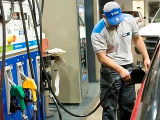 Sorpresa en San Nicolás: YPF bajó hasta un 8% los precios de los combustibles