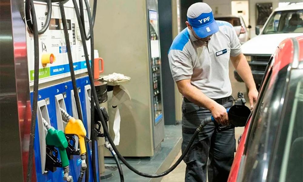 YPF bajó hasta un 8% los precios de los combustibles