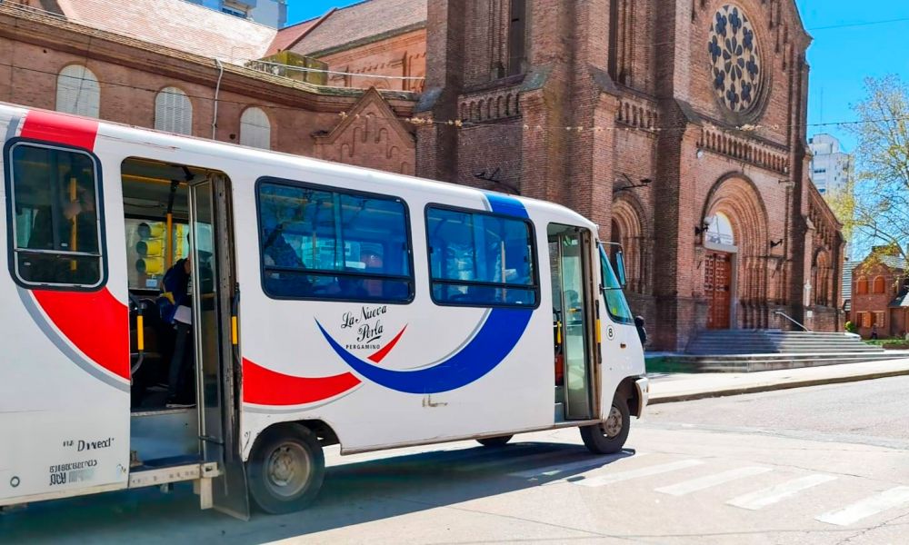 Los colectivos vuelven a rodar por la ciudad