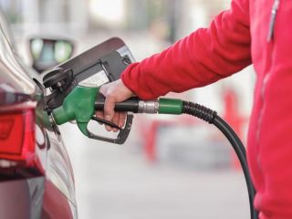 La nafta sube hasta 20% en marzo y casi la mitad del precio son impuestos