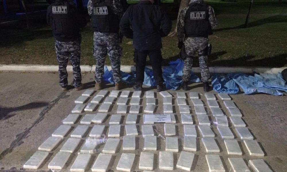 Encontraron más de 80 kilos de cocaína en la zona rural