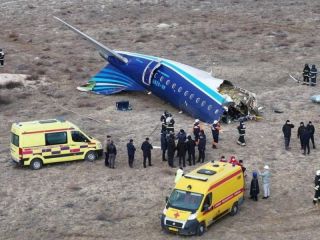 Navidad de luto: Al menos 39 muertos en un accidente areo en Kazajistn