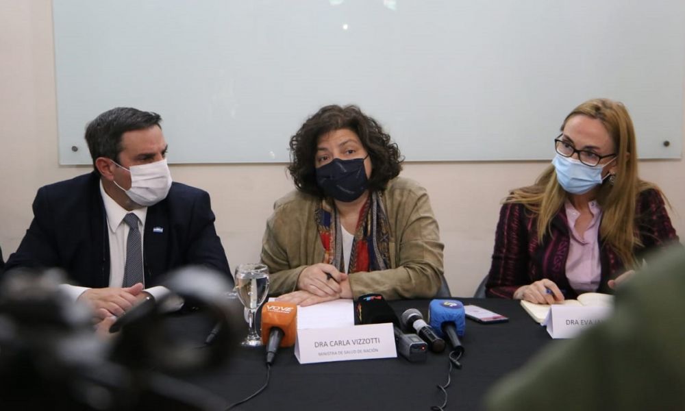 Carla Vizzotti en conferencia de prensa