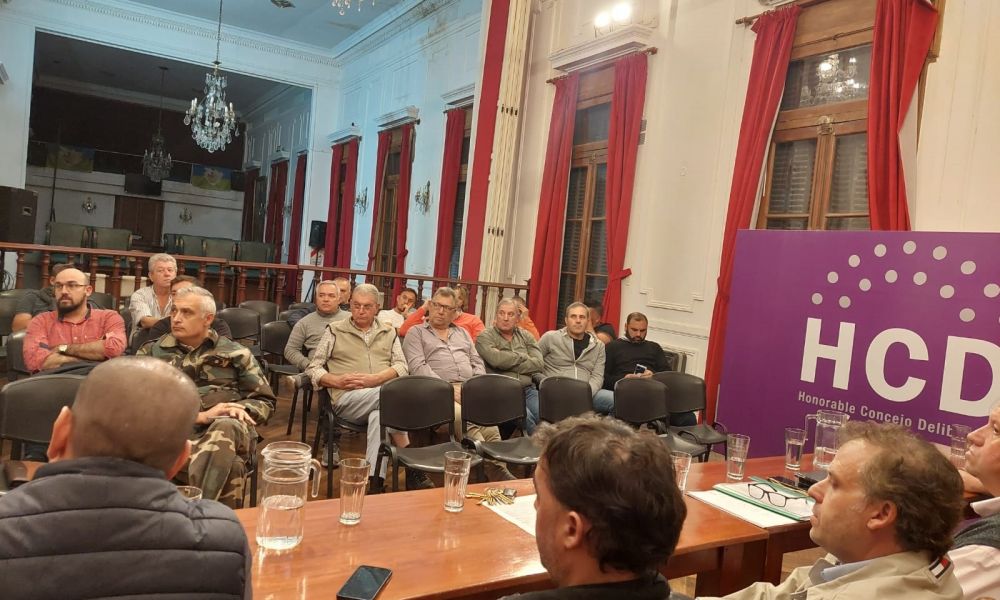 Martínez se reunió con los delegados del Partido