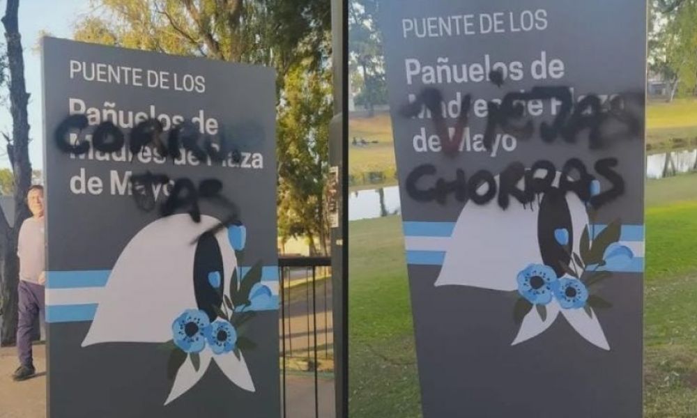 Cartel en homenaje a las Madres de Plaza de Mayo