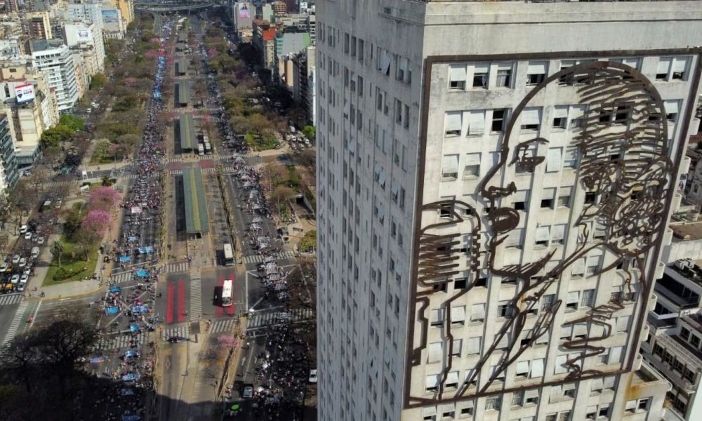 Quieren reemplazar una imagen de Evita
