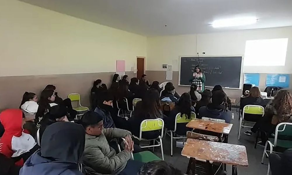 Charla sobre violencia de género en colegios