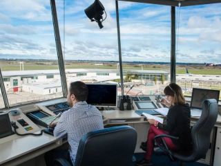 Paros en pleno despegue: Controladores areos complican las vacaciones de invierno