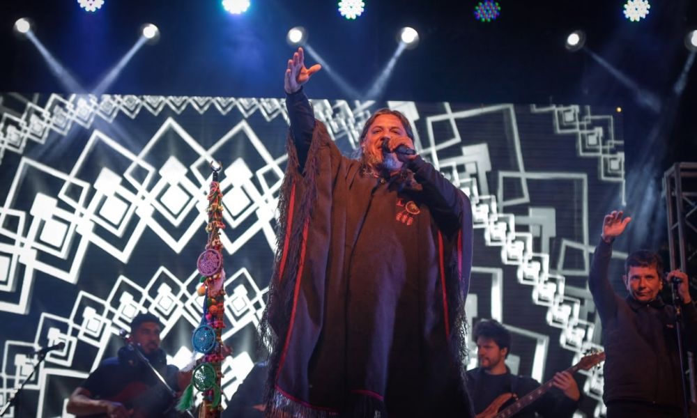 El Indio Rojas hizo bailar al público en Parque Belgrano