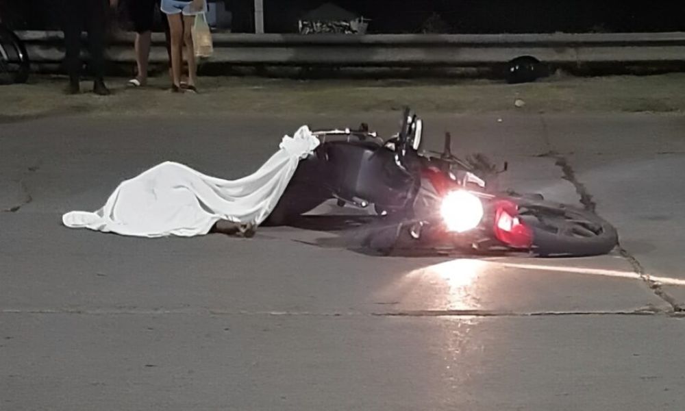 Una placa de fenólico mató a un motociclista