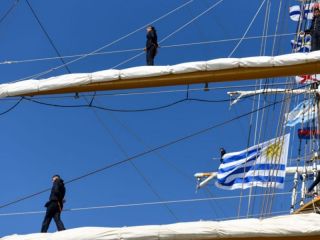 Montevideo da la bienvenida a la Fragata ARA Libertad Cundo llega a Buenos Aires?