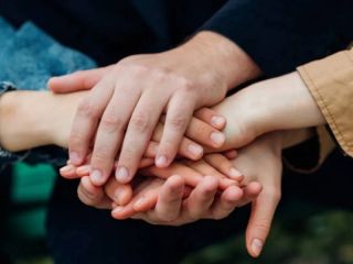 Adoptaron 11 hijos y recibieron a otros 10 en guarda: La historia de una familia de Unquillo