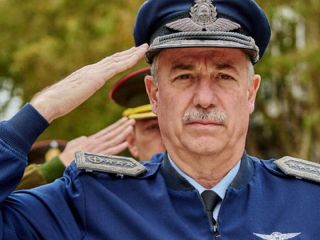 Destituyen al jefe de la Fuerza Area por uso indebido de aeronaves y denuncias de abuso