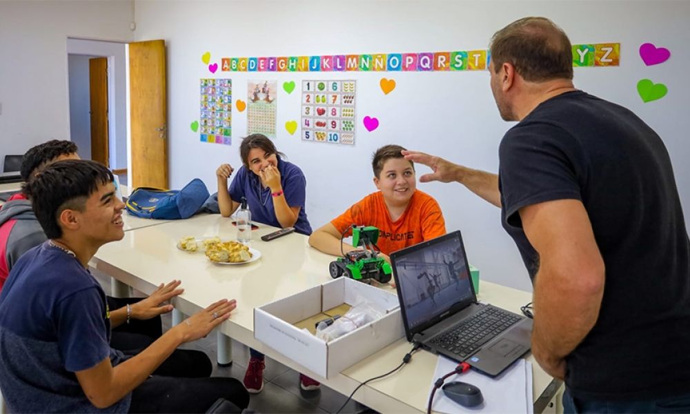 Talleres informáticos y artísticos en Pergamino