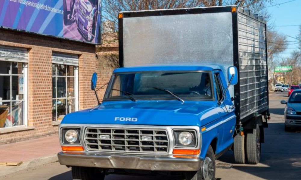 La camioneta reparada del verdulero