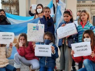 Pergamino: padres se movilizaron para pedir la vuelta a las clases presenciales