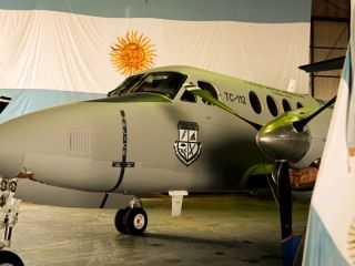 La Fuerza Aérea Argentina amplía su flota con un Beechcraft B-200 Hurón