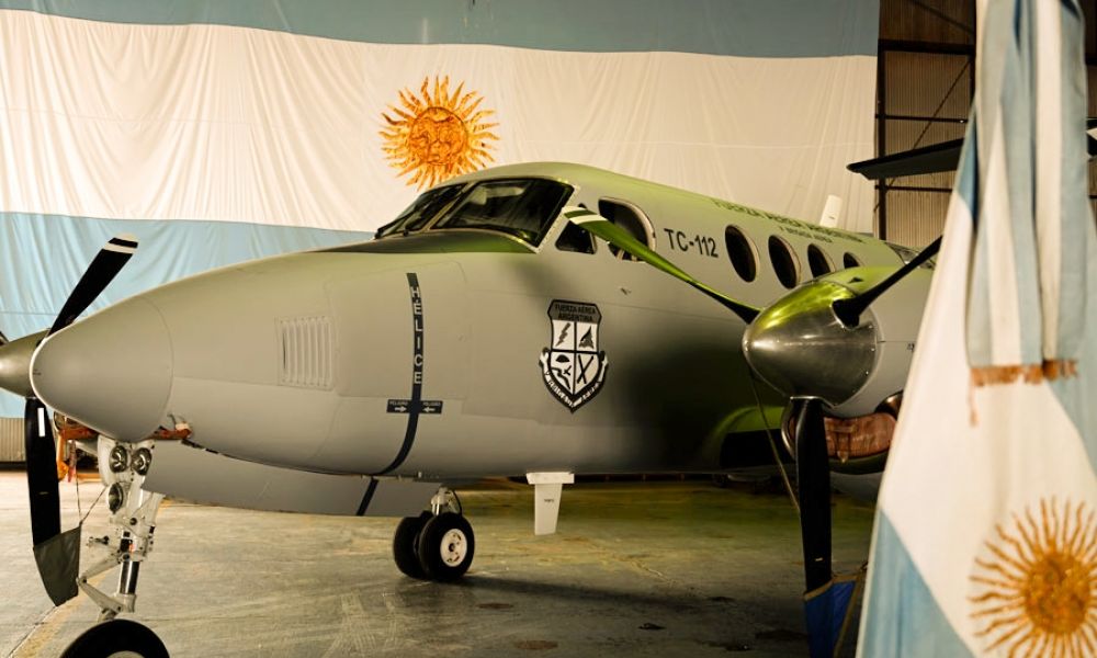 Beechcraft B-200 Hurón