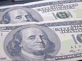 Pergamino: Vendi� su iPhone, recibi� d�lares falsos y una mujer termin� detenida