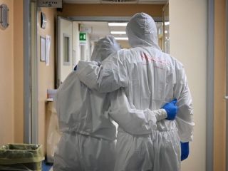 Disponen aumento salarial para los mdicos bonaerenses