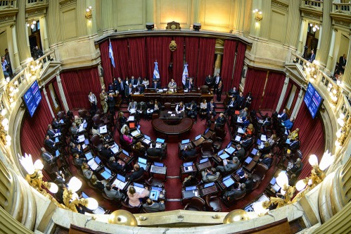 Se convirtió en ley el pago de deudas a jubilados