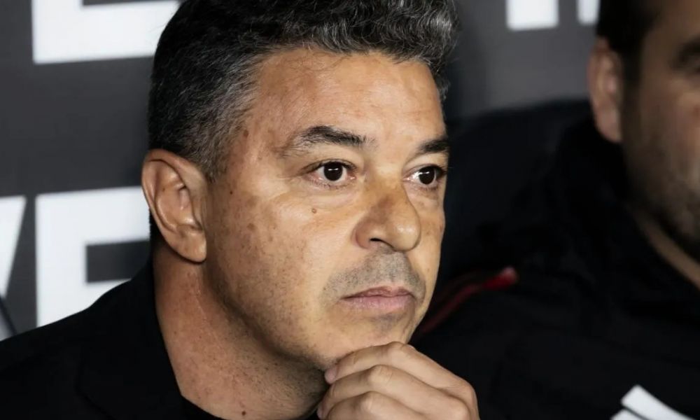 Gallardo, autocrítico y duro con el arbitraje