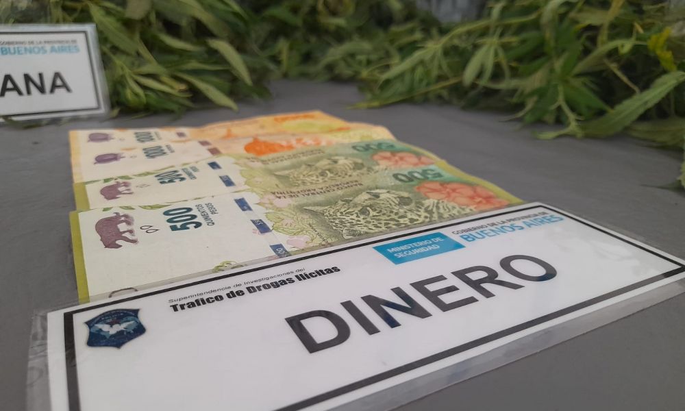 Caen detenidos dos jóvenes por comercio de drogas