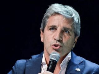 Caputo confirma el fin del cepo en 2025 y anticipa baja del dlar turista