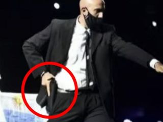 Un custodio de Milei amag con sacar un arma en el escenario del Luna Park