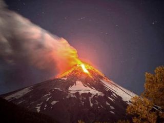 Volcn chileno entra en erupcin