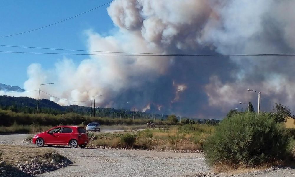 Un muerto y cientos de evacuados en El Bolsón