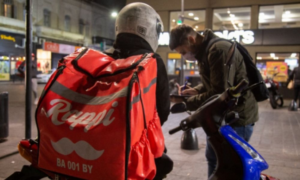 Controlan las condiciones de trabajadores de delivery