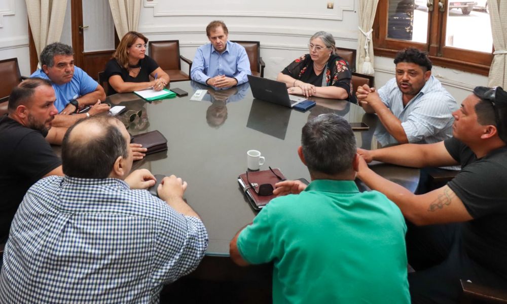 Otorgarán un bono de fin de año a empleados municipales