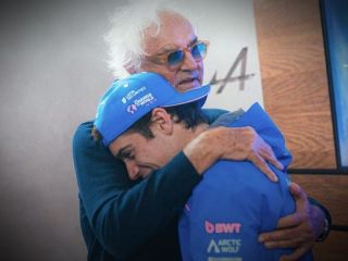 El abrazo que ilusiona a la Argentina: Briatore celebró la histórica carrera de Colapinto y reveló su «secreto»