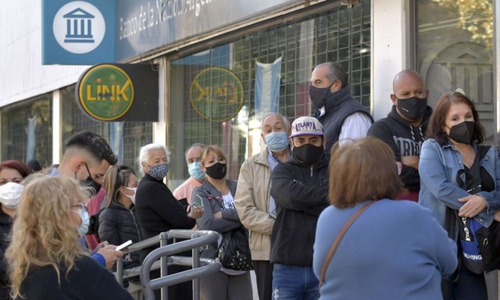 Jubilados y pensionados cobrarán un bono de 6 mil pesos