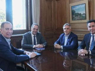 Santilli avanza en la b�squeda de apoyos para las reformas de Milei