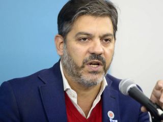 Bianco cargó contra Milei y comparó la deuda con la Provincia con «37.187 pendrives de Adorni»