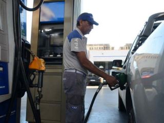 YPF aument� un 2,9% los combustibles