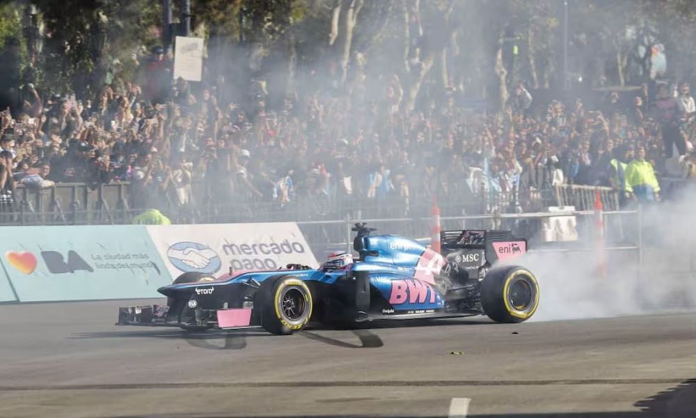 Colapinto desató una marea humana