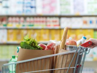 El consumo no repunta: Retrocesos en mayoristas y shoppings pese al impulso digital