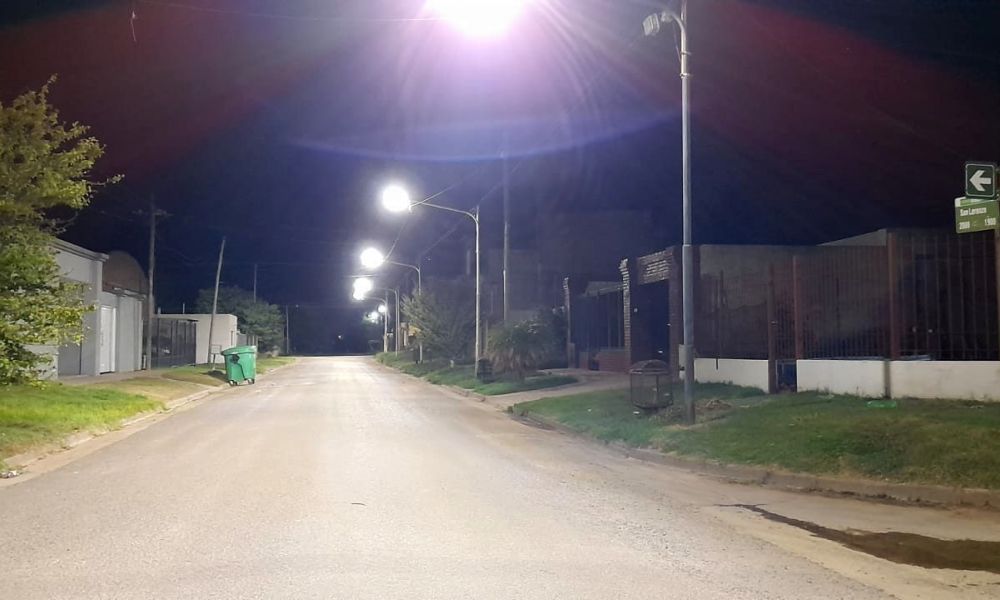 Pergamino suma 150 cuadras con luminaria LED