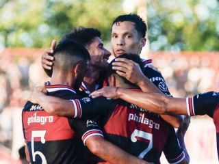 Douglas no afloja: Ganó otra vez y manda con puntaje ideal