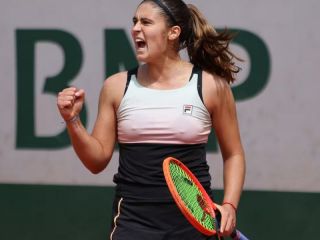 Julia Riera remontó un duro debut y sigue soñando con llegar al cuadro principal de Wimbledon