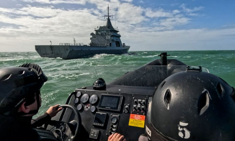 ¿Qué hacen los buques de la Armada en el Atlántico Sur?