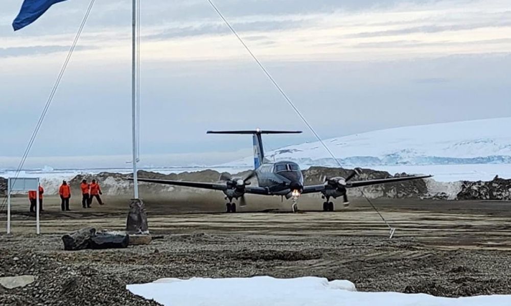Histórico regreso de la Armada Argentina a la Antártida Histórico regreso de la Armada Argentina a la Antártida