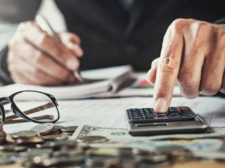 Quieren ponerle límites al hostigamiento por deudas: Qué propone el proyecto para regular las cobranzas extrajudiciales