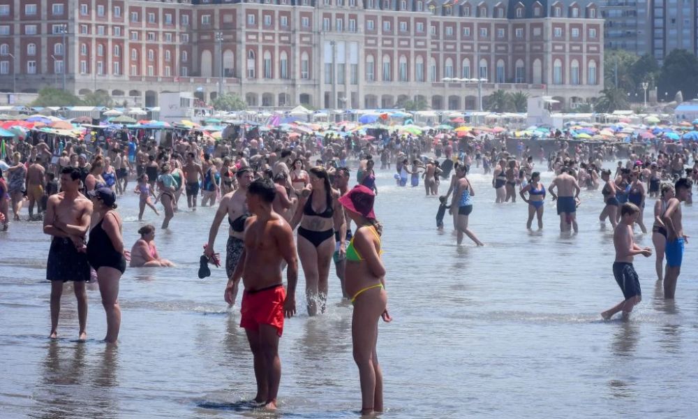 El calor enciende la temporada y Mar del Plata