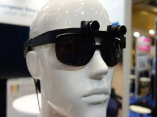 Ingeniero Informtico trabaja en un prototipo de lentes para ayudar a personas ciegas