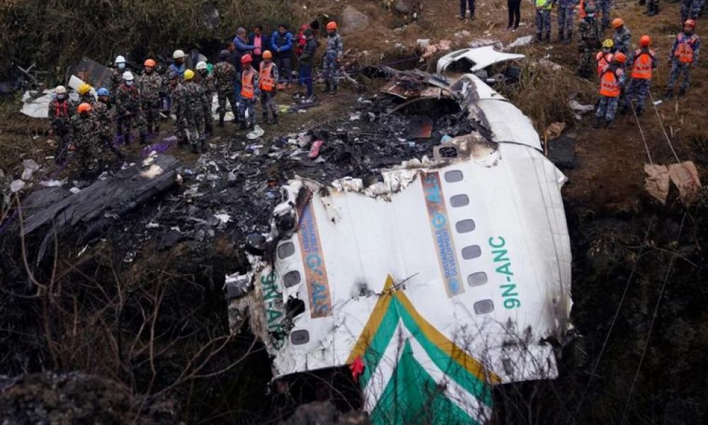 18 muertos al estrellarse un avión durante el despegue
