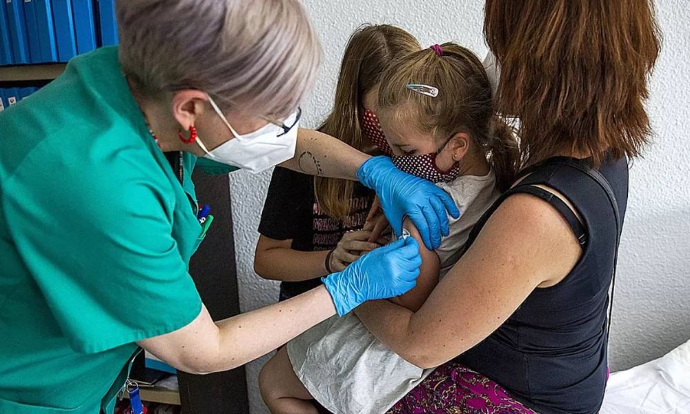 Anuncian vacunación con dosis de Sinopharm para niños